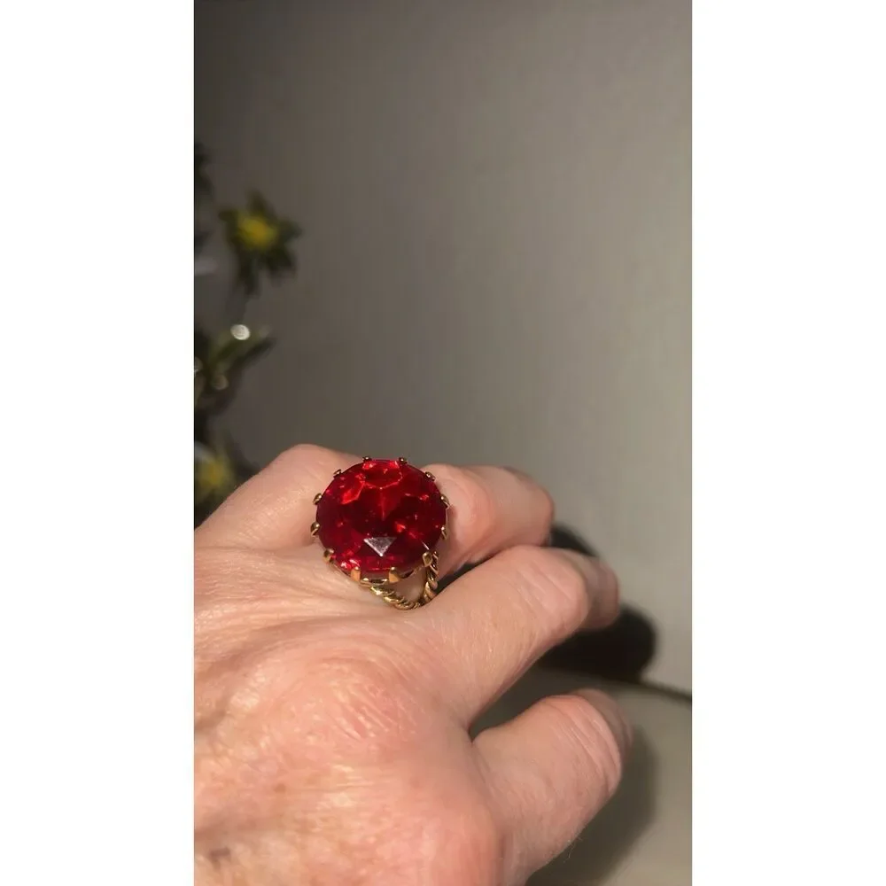 Vintage Ring Signed W Germany Red Glass Brass Twisted Metal Braided West Germany - Picture 3 of 10